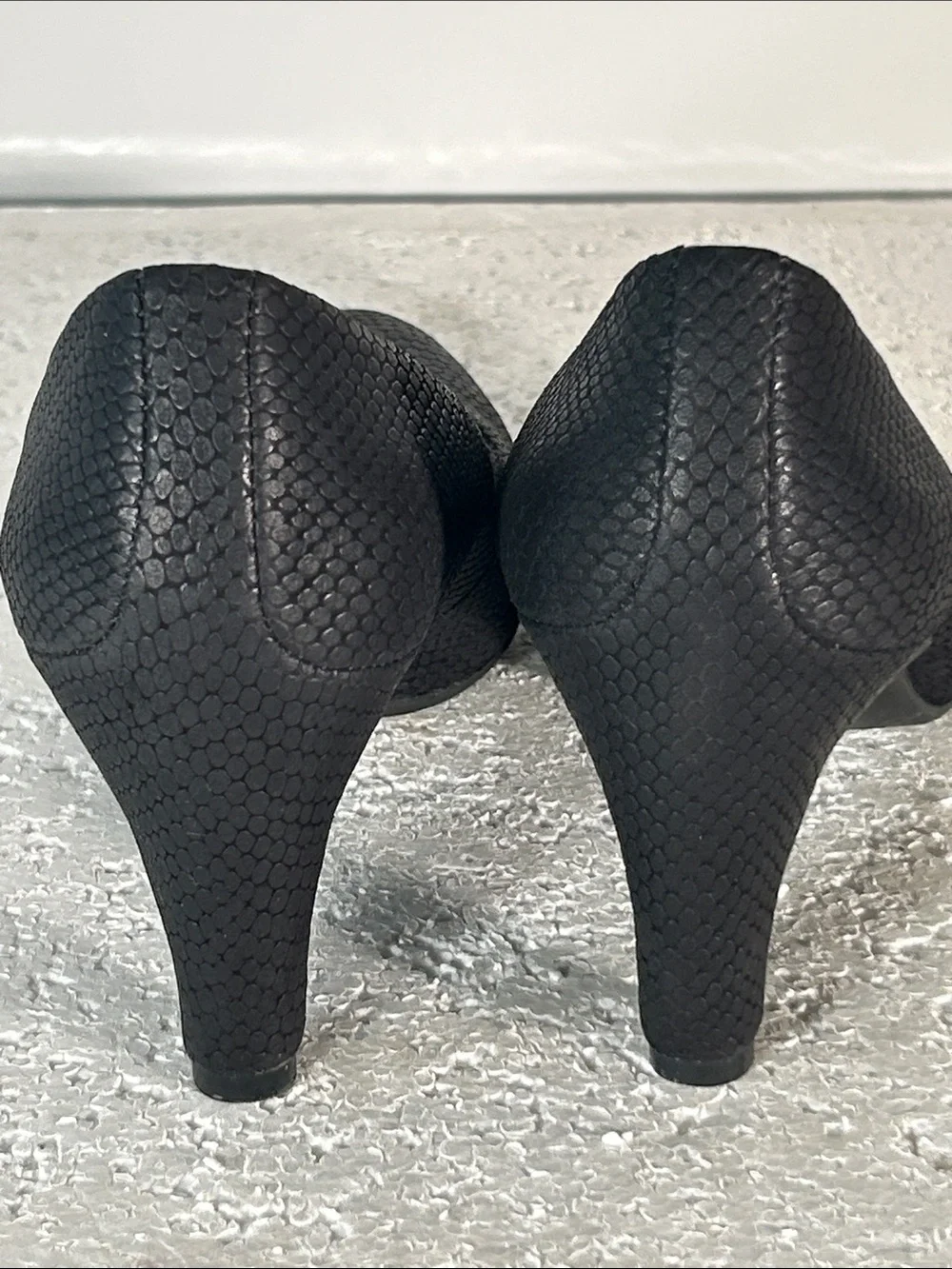 Ecco SZ38 7.5US Black Suede Embossed Leather Heels Classic Office Dressy Old $